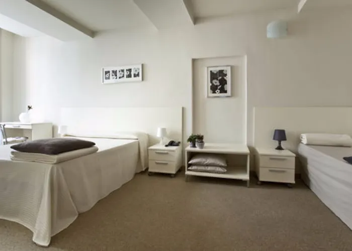 瑟维塔5号酒店 3* 摩德纳